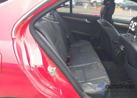 2008 Mercedes-Benz C 350 Sport z USA, uszkodzony, nr VIN WDDGF56X78F163337